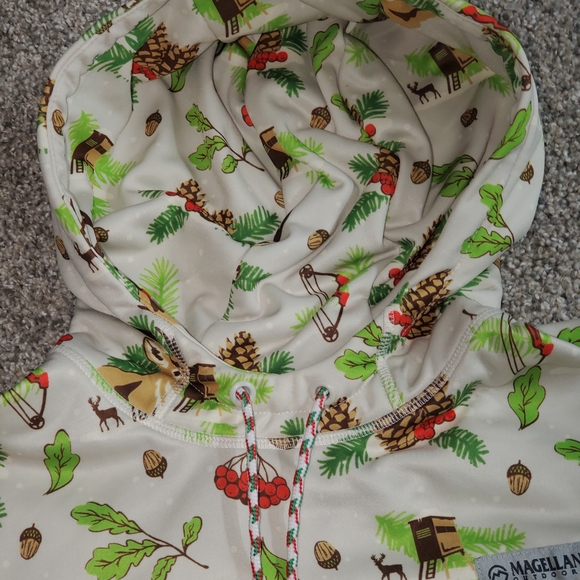 Magellan Outdoors Classic Fit Hoodie with Nature Print Size S - Picture 12 of 12